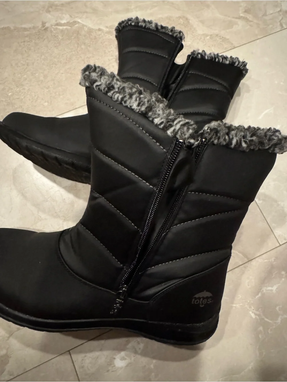 Totes Waterproof Women’s Winter Boots size 10